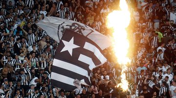 Torcedores do Botafogo protestam em frente ao CT do clube - Vitor Silva / Botafogo