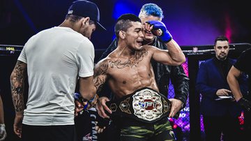 Cinturão dos penas no MMA é um dos títulos em disputa nesta edição - Divulgação/SFT