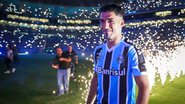 Luisito Suárez sendo apresentado ao Grêmio - Lucas Uebel/Grêmio/Flickr