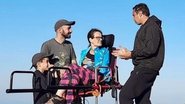 Engenheiro constrói cadeira adaptada para acompanhar esposa em trilhas - Divulgação