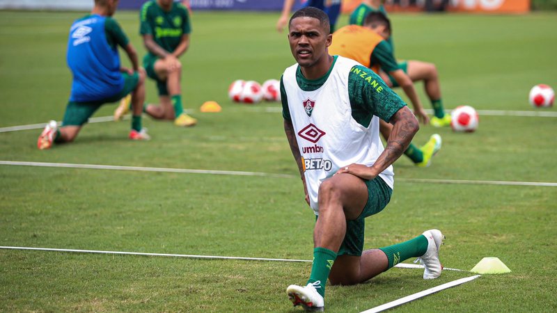 Douglas Costa em treino com o Fluminense - Marcelo Gonçalves/Fluminense