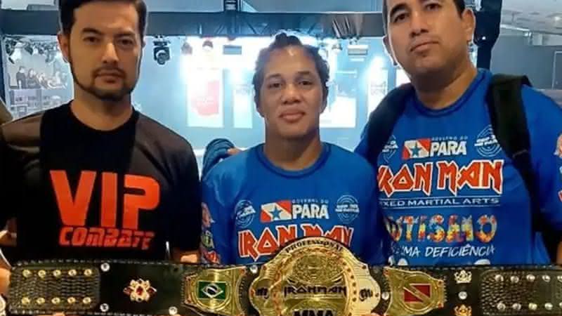 Naizi se tornou campeã dos palhas no Iron Man MMA 25 - Divulgação
