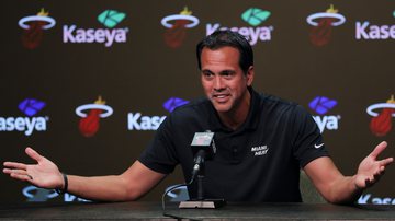 Técnico do Heat assina maior contrato da história da NBA - Getty Images