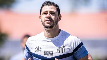 Giuliano segue afastado no Santos e Carille busca substituto - Raul Baretta / Santos