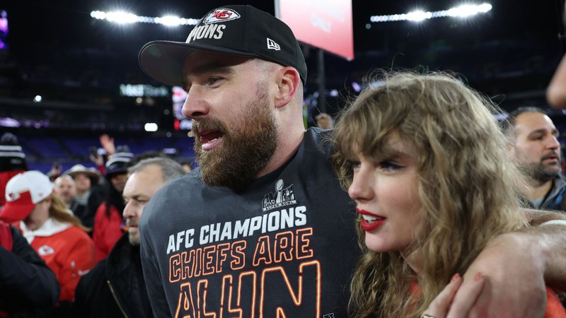 Como o namoro entre Taylor Swift e Travis Kelce pode ajudar o Super Bowl? - Getty Images