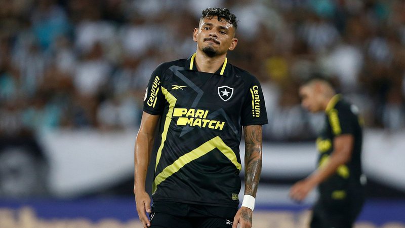 Torcedores do Botafogo perde paciência e pressionam Tiquinho Soares - Getty Images
