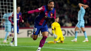 Vitor Roque comenta primeiro gol pelo Barcelona - Getty Images