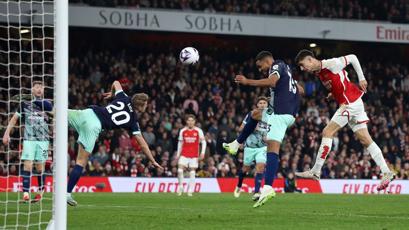 Arsenal vence Brentford e dorme na liderança do Inglês - Getty Images