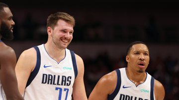 Luka Doncic e Grant Williams - Getty Images