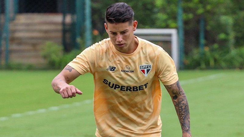 São Paulo se prepara para a Libertadores e James treina como titular - Rubens Chiri / São Paulo FC