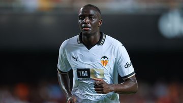 Jogador do Valencia sofre lesão grave e preocupa médico - Getty Images