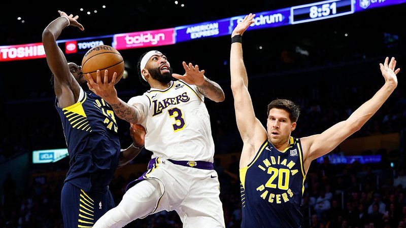 Lakers batem Pacers na NBA - Getty Images