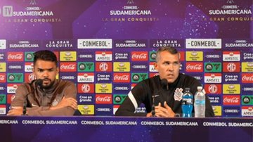 Bruno Lazaroni (à direita), auxiliar técnico do Corinthians - Reprodução/Youtube