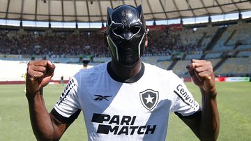 Luiz Henrique explica comemoração no clássico: “Ideia vem de...” - Vitor Silva / Botafogo