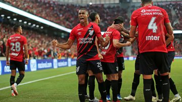 Athletico vence o Vasco e assume a liderança provisória do Brasileirão - Getty Images