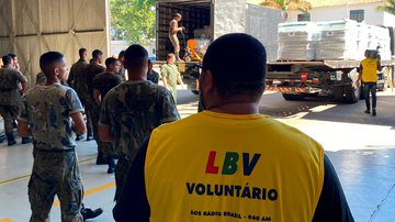 Voluntários da LBV e militares da FAB estiveram envolvidos na ação - Luan Faro