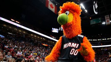 Burnie, mascote do Miami Heat, estará na NBA House - Getty Images