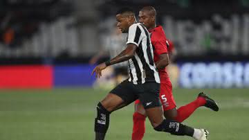 Botafogo marca no último lance e empata com o Athletico-PR - Getty Images
