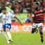 Flamengo marca nos acréscimos, vence Bahia e assume liderança