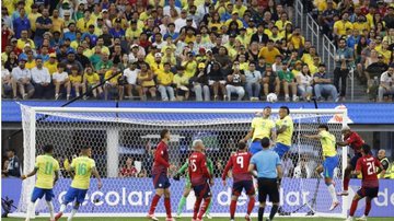 Jogadores do Brasil e da Costa Rica disputam a bola em partida da Copa América - Rafael Ribeiro - CBF