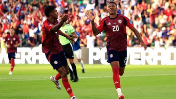 Alcócer comemora segundo gol - Getty Images