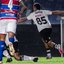 Mateus Carvalho comemora o primeiro gol