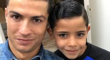 Cristiano Ronaldo e o filho (Crédito: Reprodução Instagram)