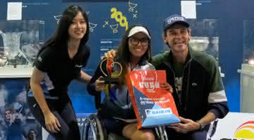 Angélica Bernal comemora o tricampeonato no Torneio de Tênis em Cadeira de Rodas - Erick Gianezzi