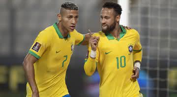 Richarlison e Neymar comemorandi gol da Seleção Brasileira - Lucas Figueiredo / CBF