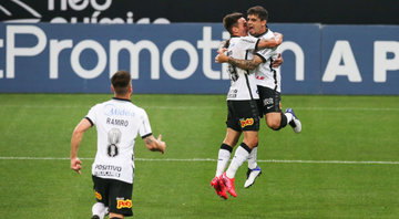 Cazares desencanta, marca o primeiro pelo Corinthians diante do Botafogo e garante a vitória no Brasileirão - GettyImages