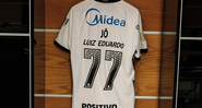 Corinthians faz homenagem para garoto vítima de racismo e entra em campo com uniforme personalizado - Divulgação/Corinthians