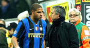 Adriano Imperador e Mourinho na época em que ambos trabalhavam na Inter de Milão - GettyImages