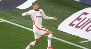 André Silva comemorando gol contra o Borussia - Getty Images