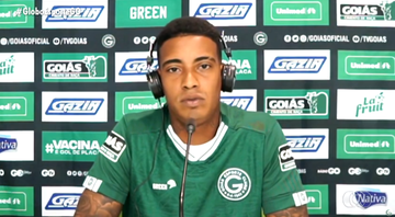 Alef Manga durante entrevista ao Goiás - Youtube / Goiás Esporte Clube