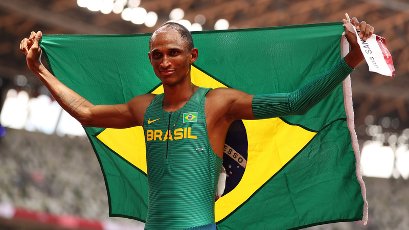 Alison dos Santos conquista medalha de ouro nos 400m com barreiras - GettyImages