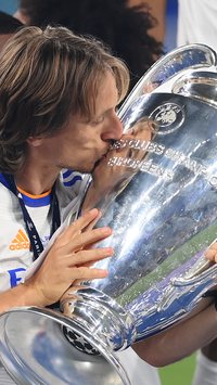 Real Madrid renova contrato com Luka Modric