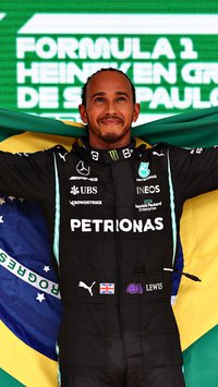 Lewis Hamilton tem título de cidadão brasileiro aprovado