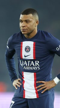 Mbappé recebe oferta e pode deixar o PSG