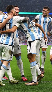 Argentina domina Croácia e avança à final