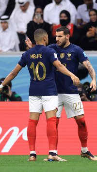 França vence Marrocos e está na final
