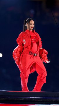 Rihanna encanta o mundo no Super Bowl