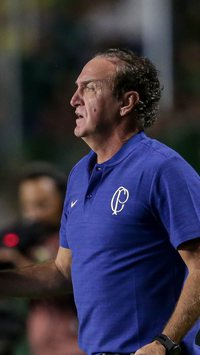 Cuca não pediu demissão do Corinthians