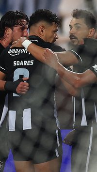 Botafogo vence Corinthians no Brasileiro