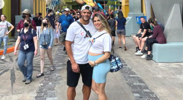 Hulk, jogador do Atlético-MG ao lado da esposa durante suas férias - Reprodução/Instagram