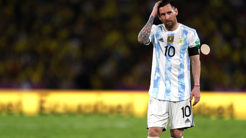 Scaloni comentou sobre o confronto entre Messi e Lewandowski na Copa do Mundo - GettyImages