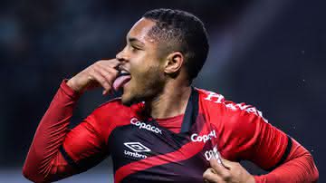 Athletico vence o e acaba com sonho de Libertadores do Botafogo - Getty Images