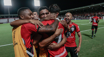 Atlético-GO comemorando o gol na Sul-Americana - Bruno Corsino/ACG/Flickr