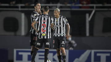 Jogadores do Atlético-MG reunidos dentro de campo na partida contra o Bragantino - Pedro Souza/Atlético/Flickr