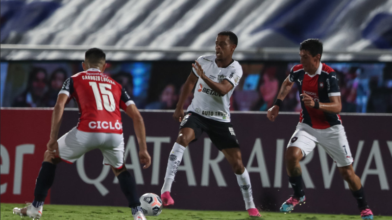 Keno marca no fim, Atlético-MG vence o Cerro Porteño e assume liderança geral da Libertadores - Pedro Souza / Atlético / Flickr
