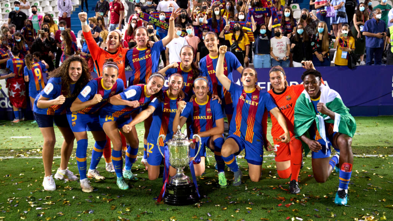 Jogadoras do Barcelona comemorando o título da Copa da Rainha diante do Levante - GettyImages
